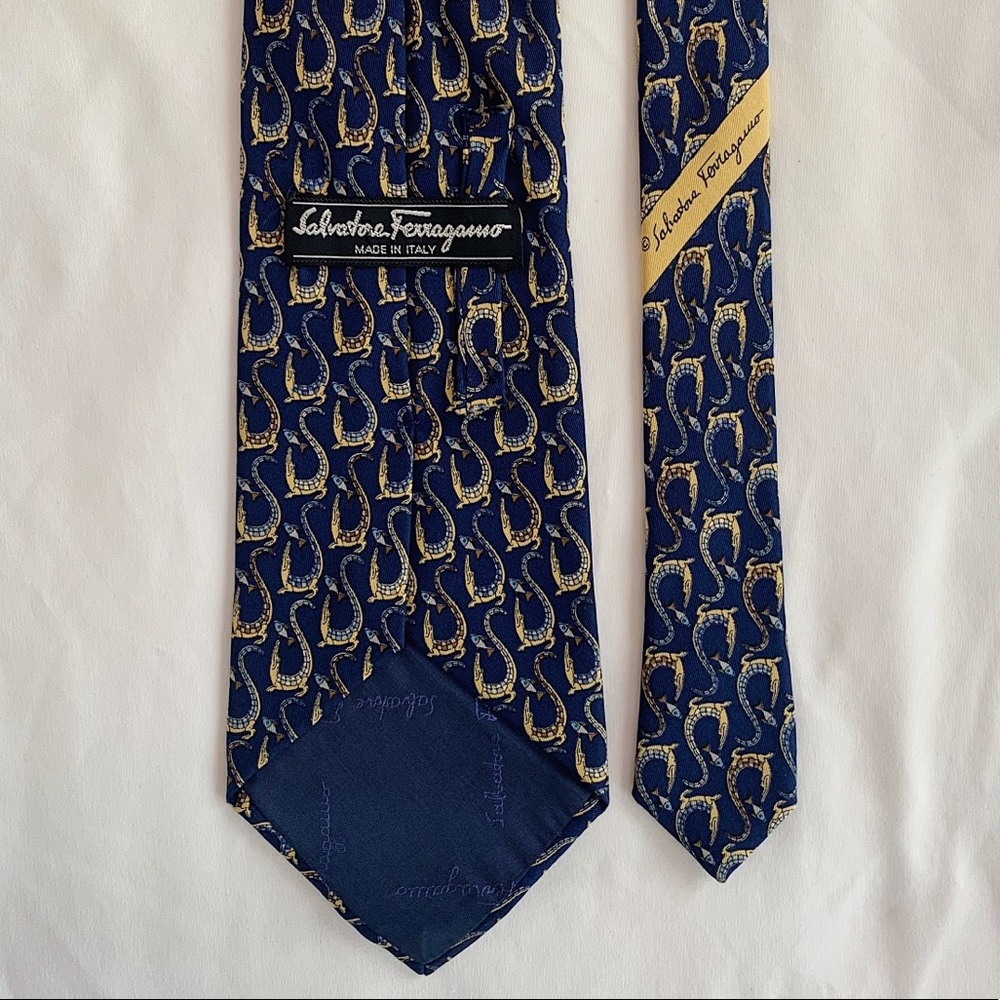 SALVATORE FERRAGAMO TIE - 100% SILK